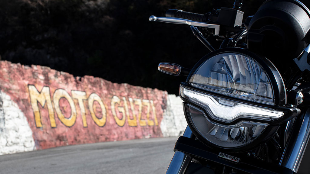 モト・グッツィ V9 ボバー MOTO GUZZI V9 Bobber