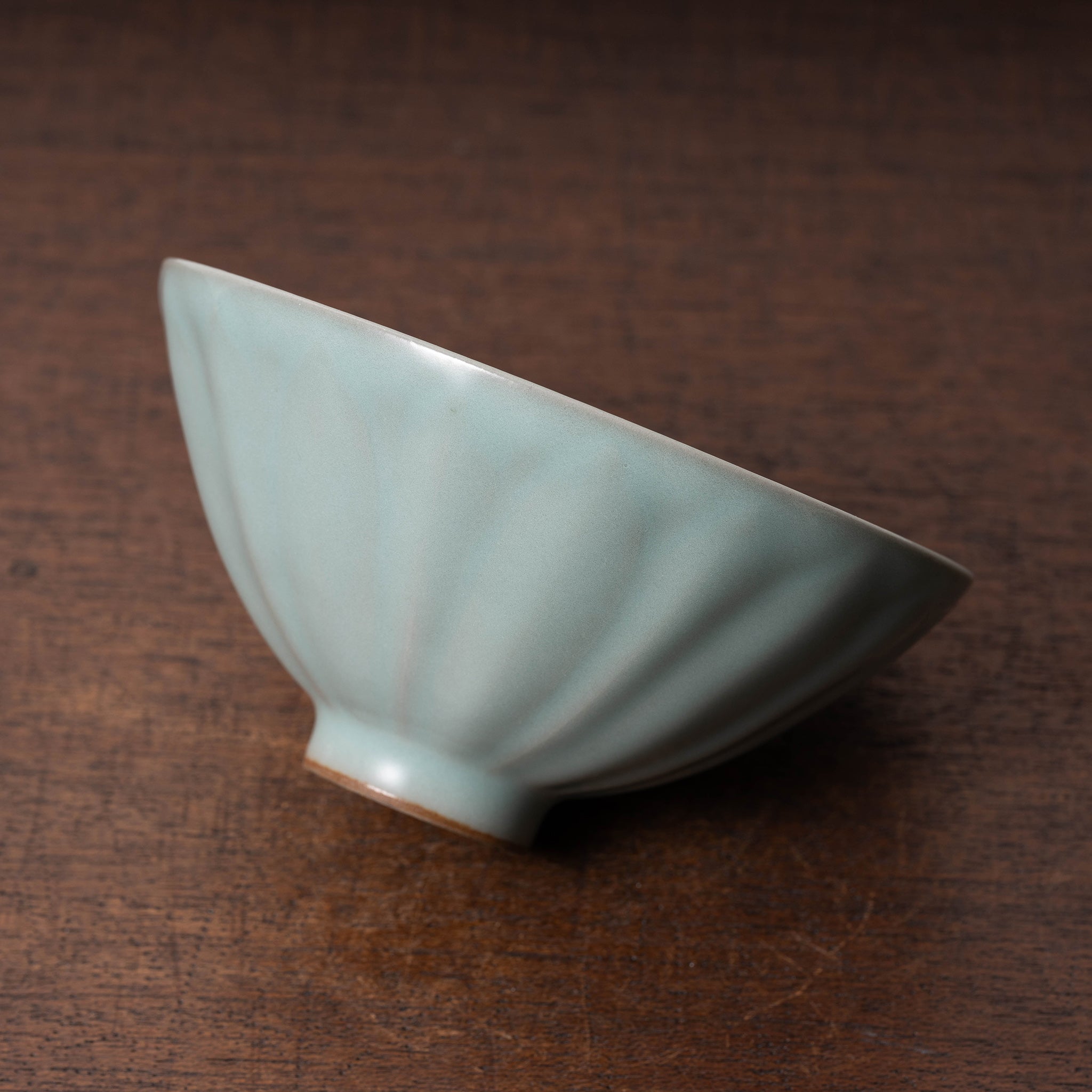 七官青磁蓮弁文碗 明時代 大徳寺箱書 ke 七官青磁蓮弁文碗 明時代 大徳