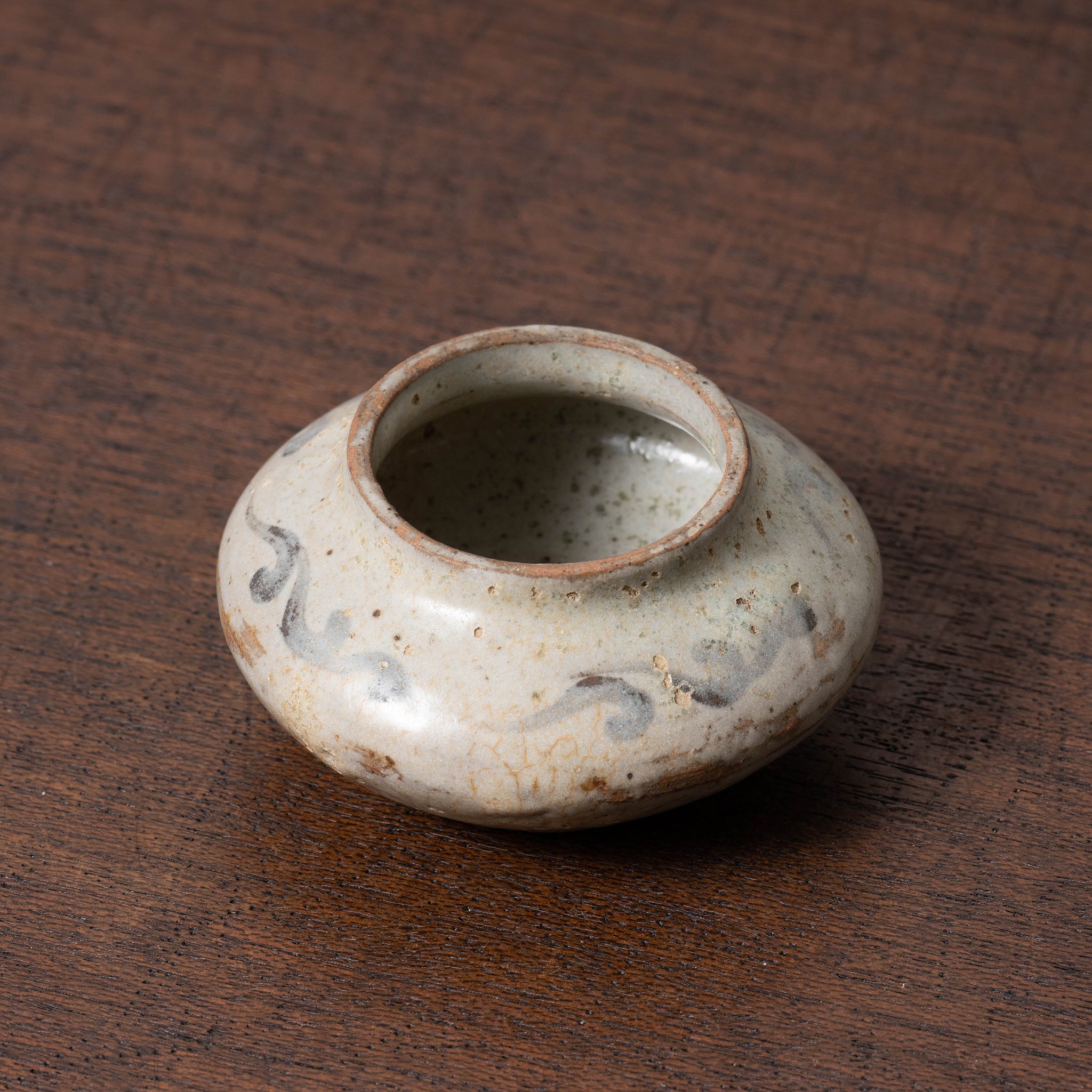 李朝染付、鉄砂家形水滴桐箱入 李朝染付、鉄砂家形水滴桐箱入 染付家形