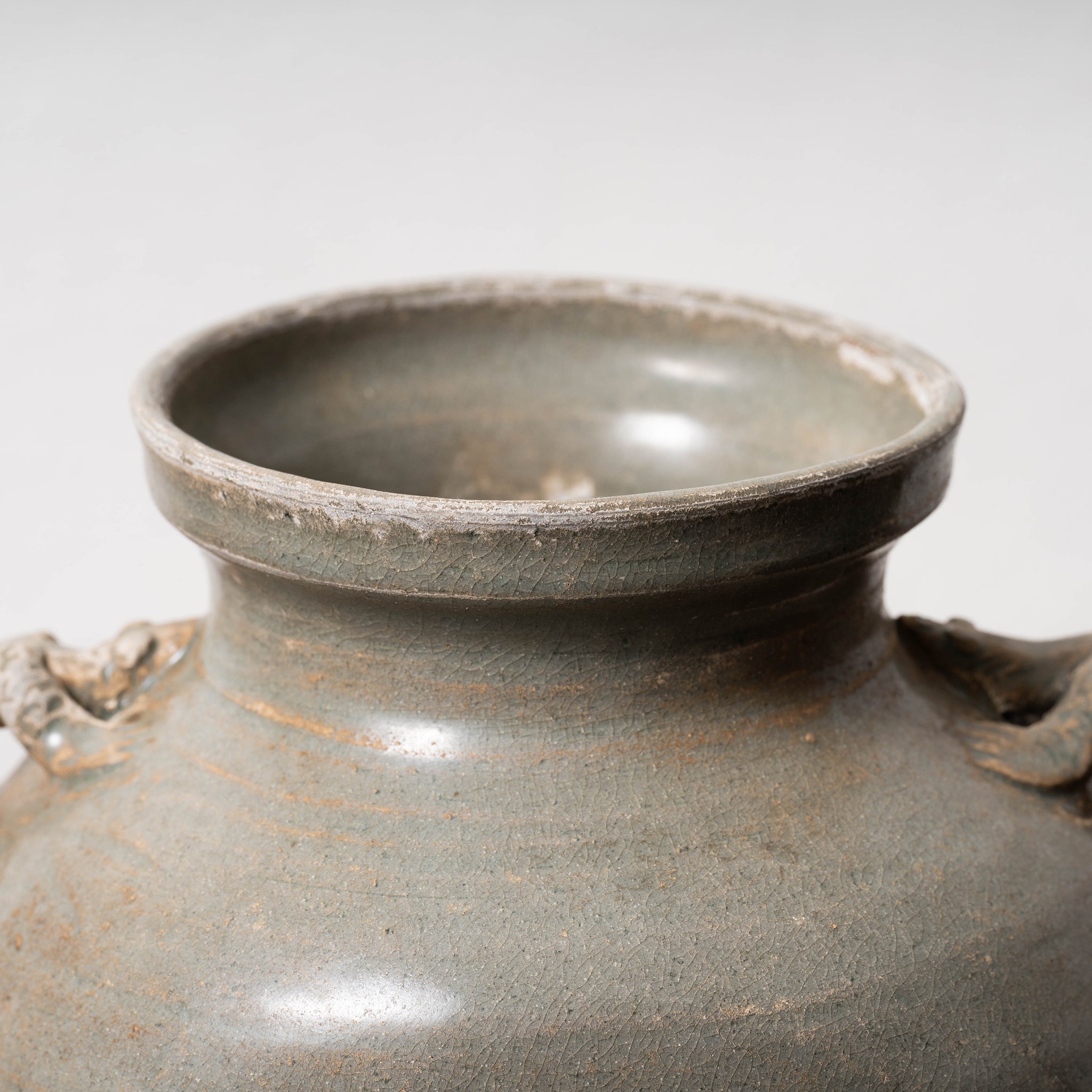 高麗 青磁象嵌草花文獣耳扁壺 – 燦禾 SANKA