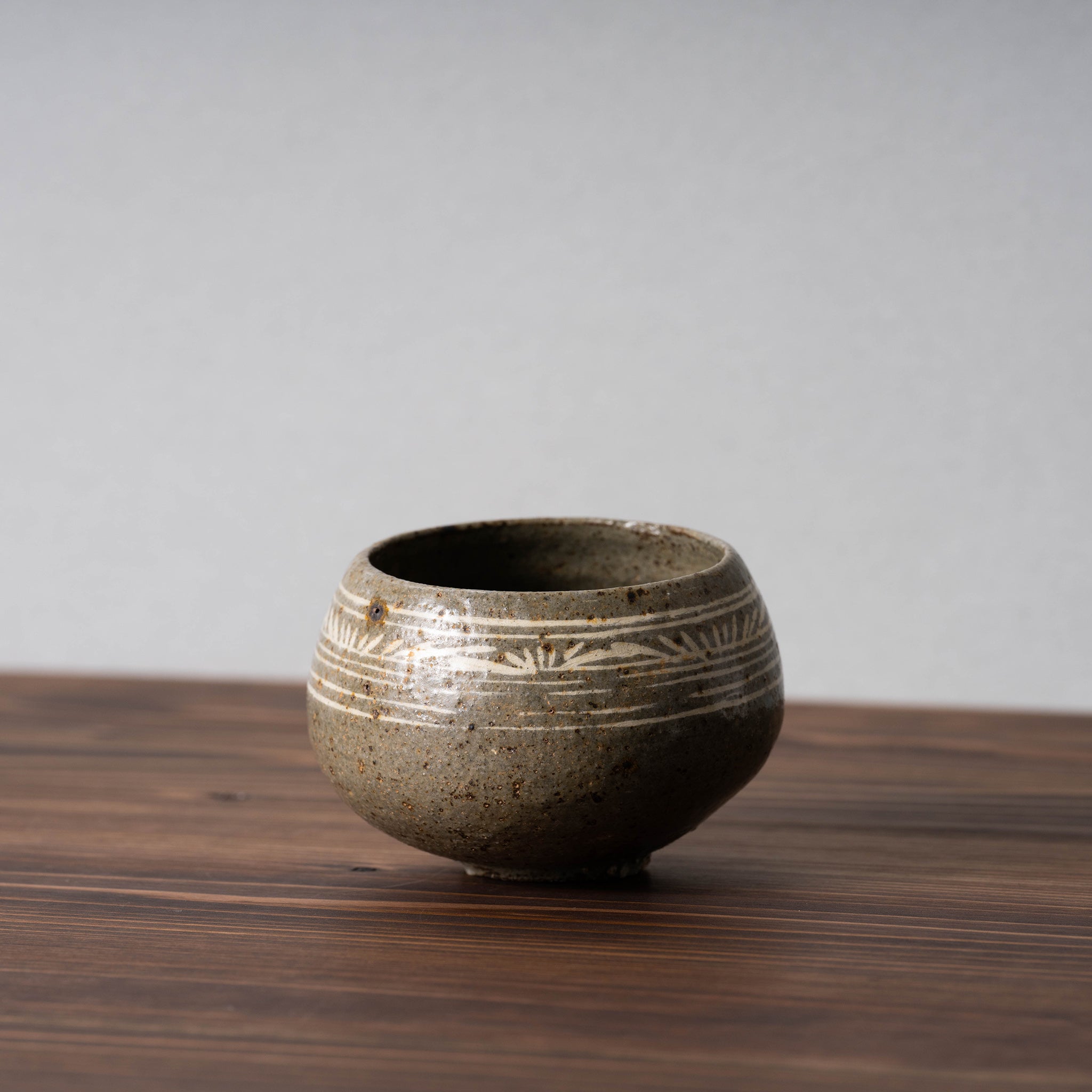 NO406 粉青沙器 魚絵壺 韓国陶器 【公式通販】