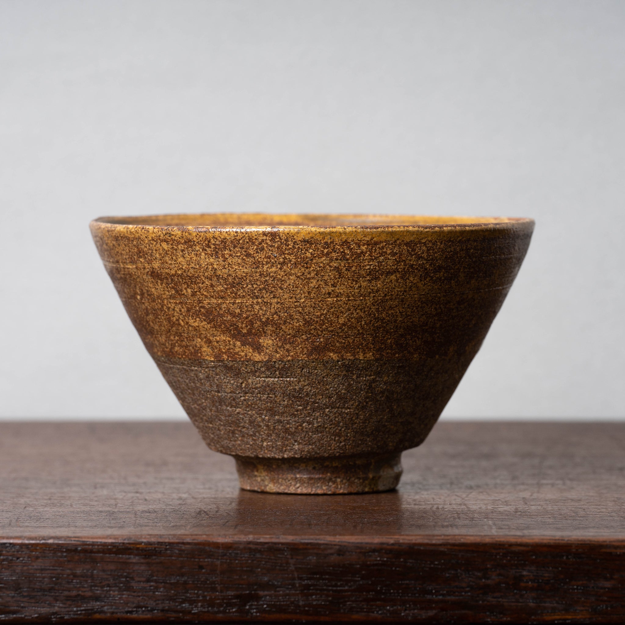 李朝 黄伊羅保茶碗 – 燦禾 SANKA