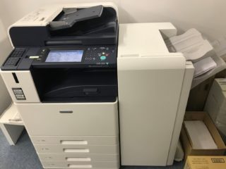 CH様 A3複合機2台(フィニッシャー付) | サンコービジネス株式会社