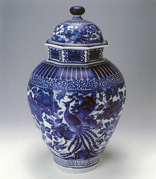 染付鳳凰文八角大壺｜佐賀県立 九州陶磁文化館