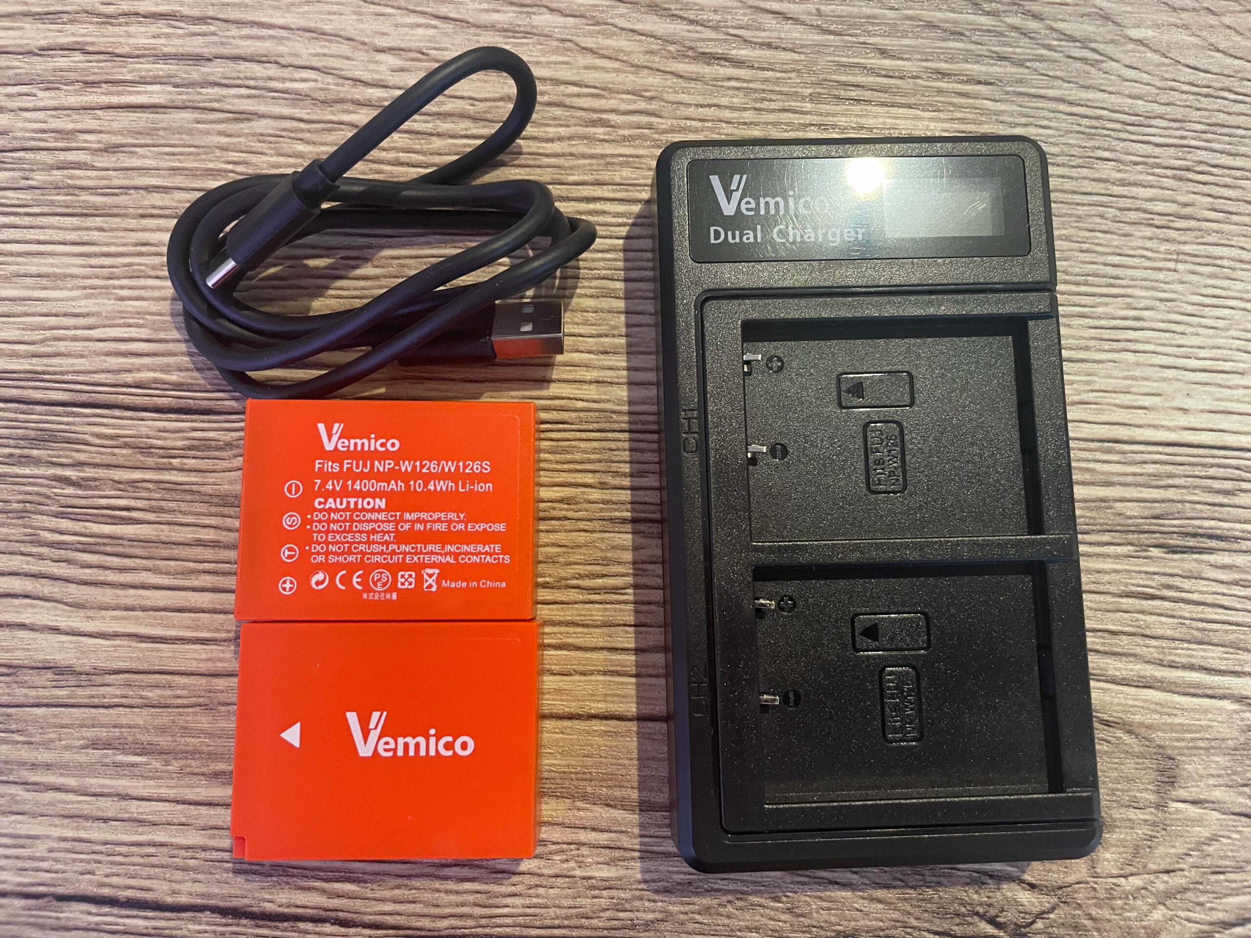 良品】Fujifilm x-pro2 本体+充電器 シャッター枚数 3,365