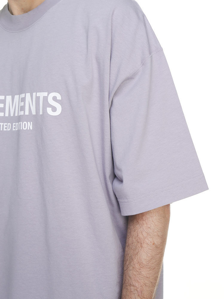 VETEMENTS (ヴェトモン) ロゴプリント クルーネック 半袖 Tシャツ