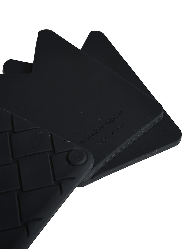BOTTEGA VENETA (ボッテガ・ヴェネタ) ラバーシリコン Vシェイプ