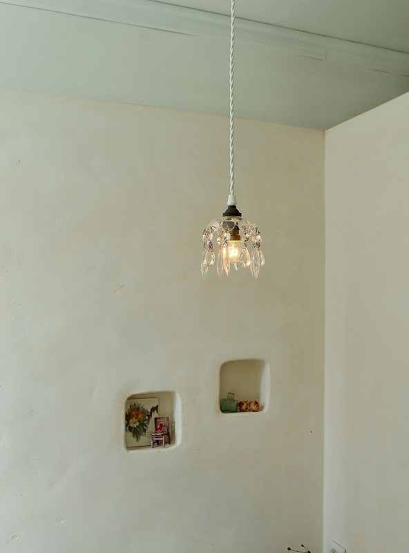 フランスデザインがかわいいミニシャンデリアはかわいいアンティーク