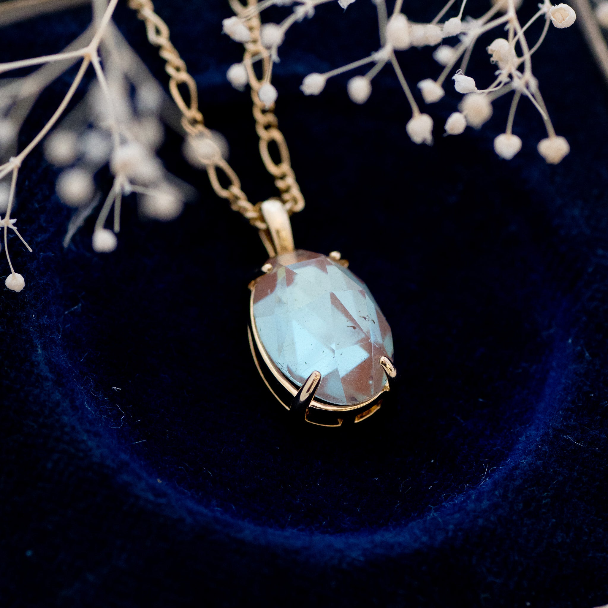 アンティークサフィレットネックレス 14×10ミリ ローズカットサフィレット