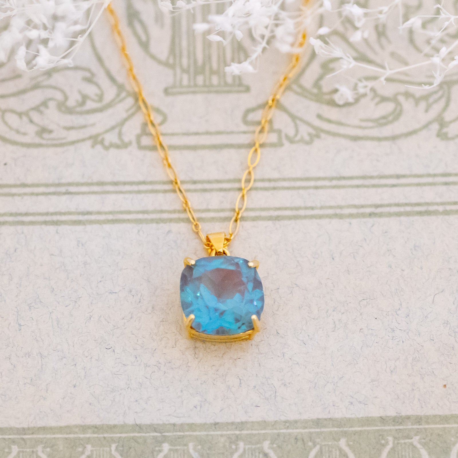 アンティークラウンドスクエアサフィレット・ネックレス ゴールドチェーン