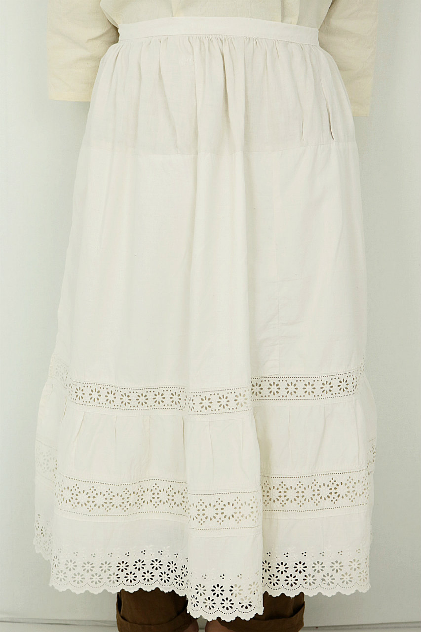 フランス】アンティークコットン レースエプロン（小さな穴あり）