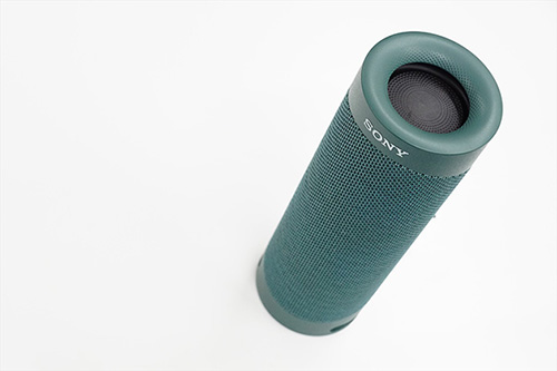 実機で解説! SRS-XB23 レビュー タテでもヨコでもどちらでも シーン