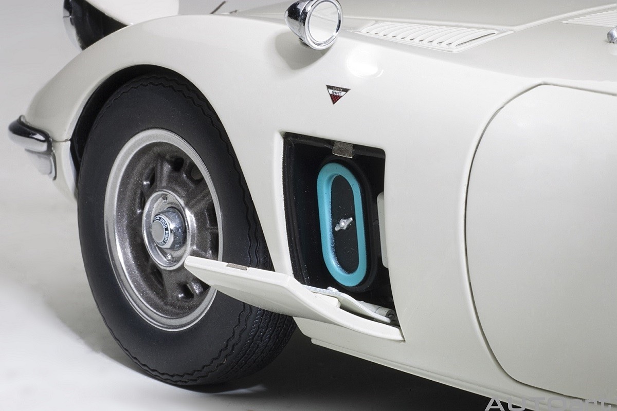 Die-cast: Autoart's Toyota 2000GT – Savage On Wheels