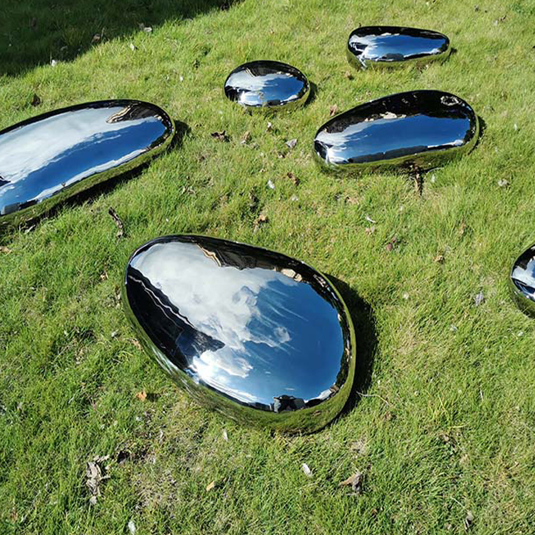 抽象的石彫刻 有機形状 螺旋模様 抽象的石彫刻 有機形状 螺旋模様