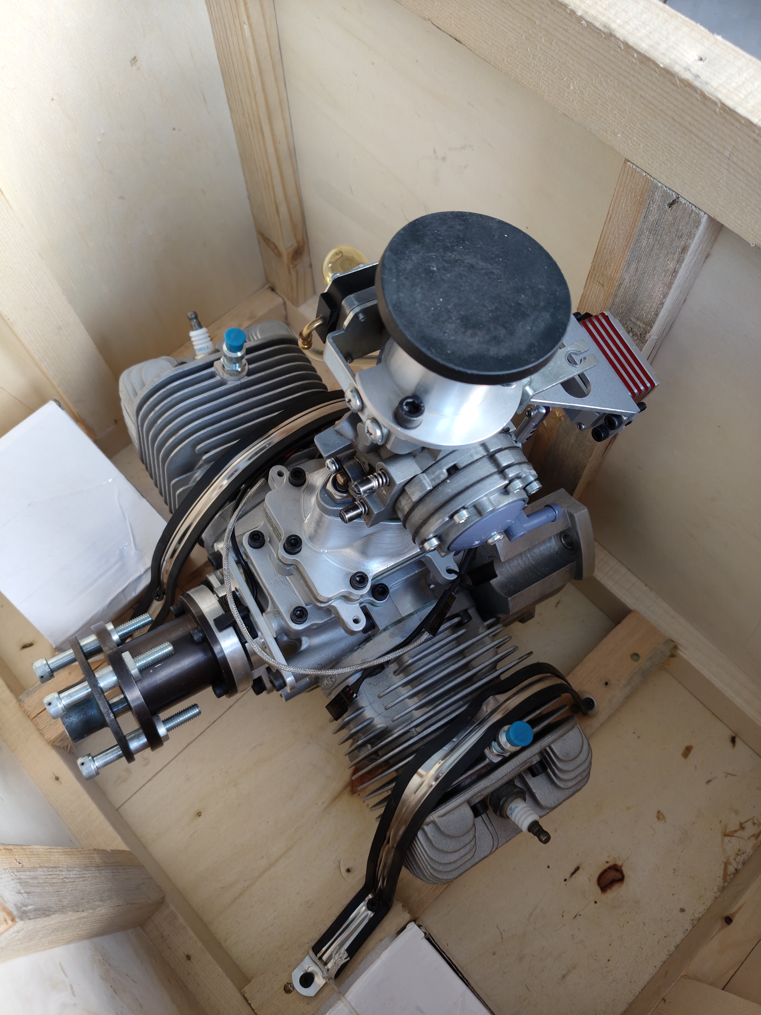 560CCエンジン RC飛行機用 二気筒空冷2ストロークエンジン