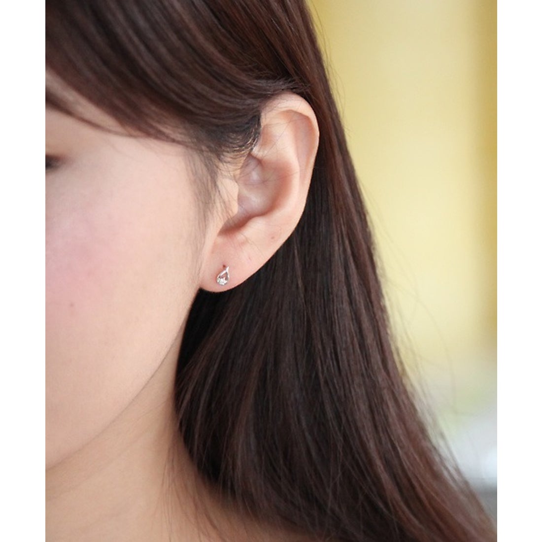 ヨンドシー 4℃ K10ホワイトゴールドダイヤモンドピアス （ホワイト