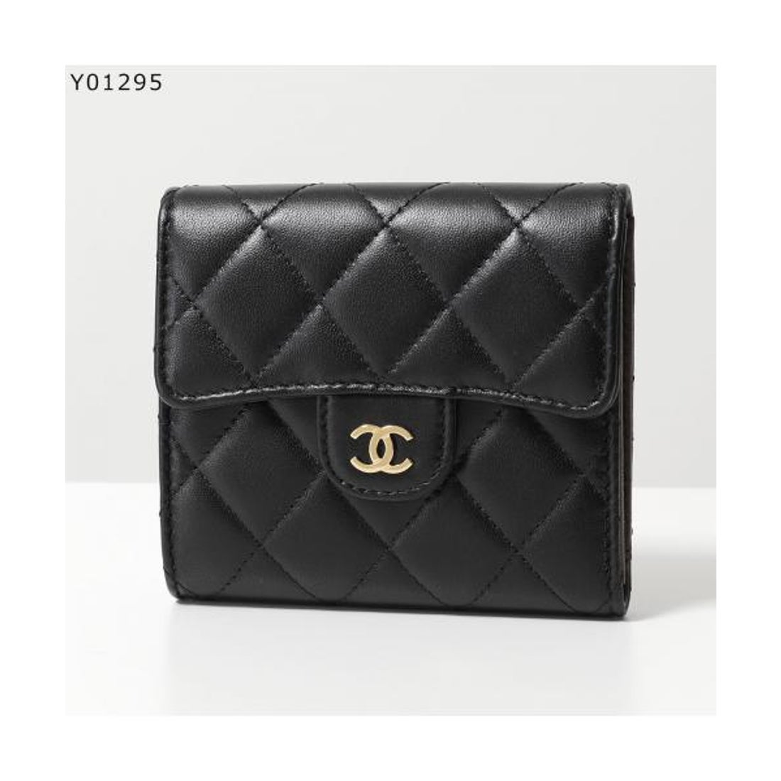 シャネル CHANEL CHANEL 二つ折り財布 AP0231 MATELASSE マトラッセ