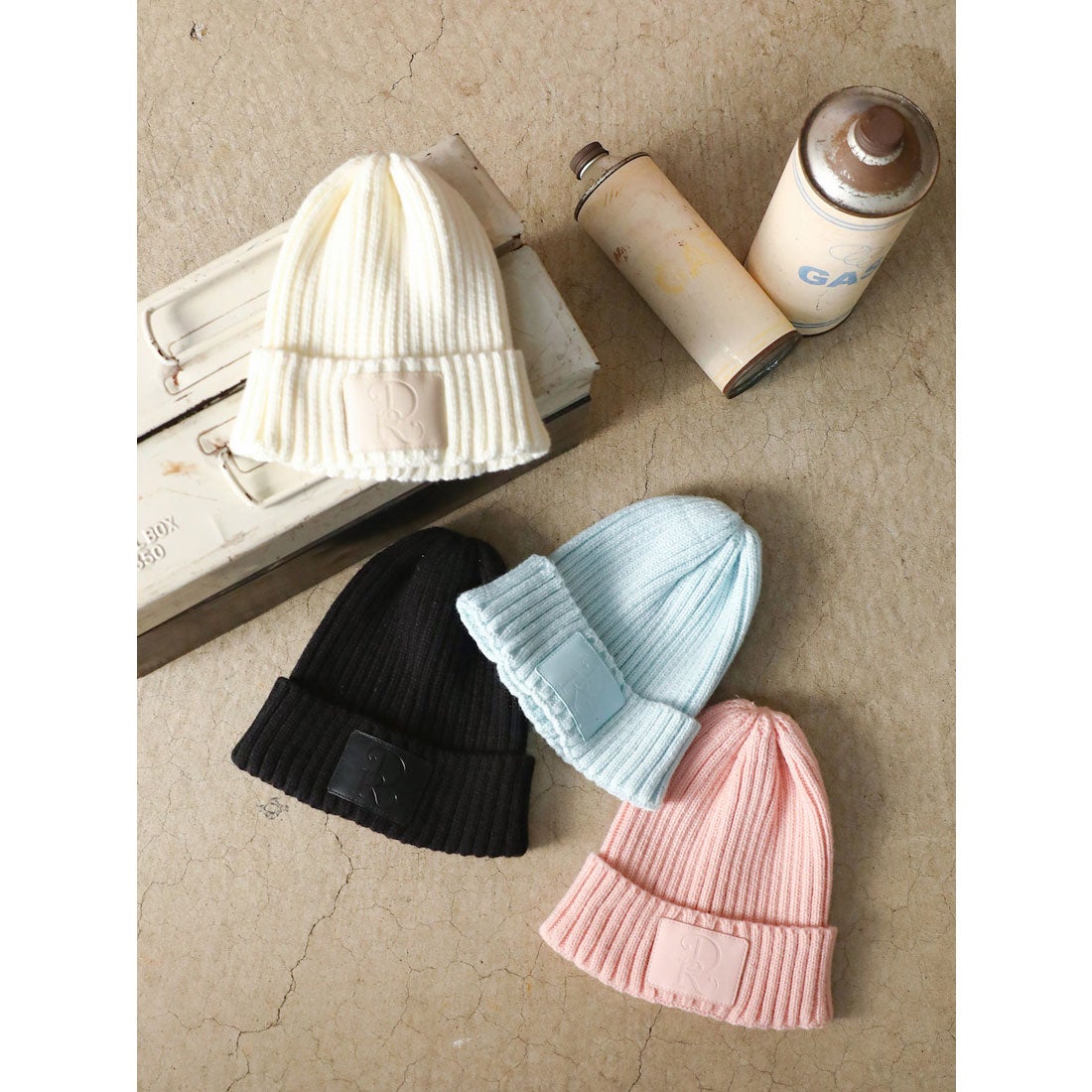 ダーリッチ Darich レザーパッチニットビーニー （ブラック