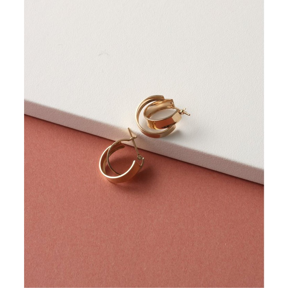 Lilas ワイドラインクロスフープピアス K10 ワイドラインクロスフープ