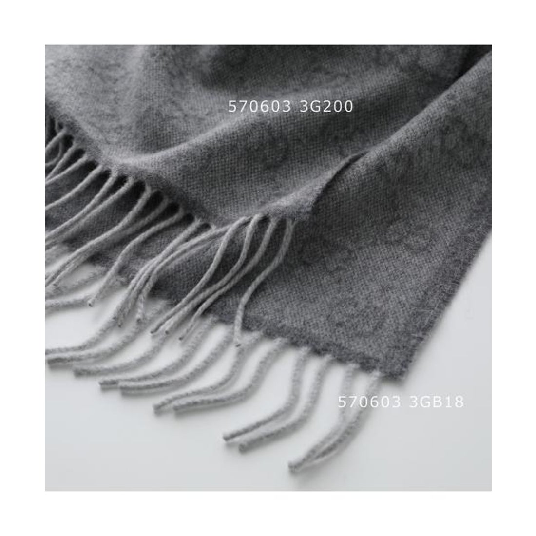 GUCCI GGロゴマフラー グレー GUCCI GGロゴ ヘリンボーンマフラー