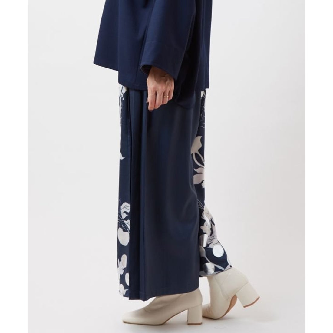 カヤ カヤ 耀う牡丹袴パンツ （ブラック） -ファッション通販 FASHION