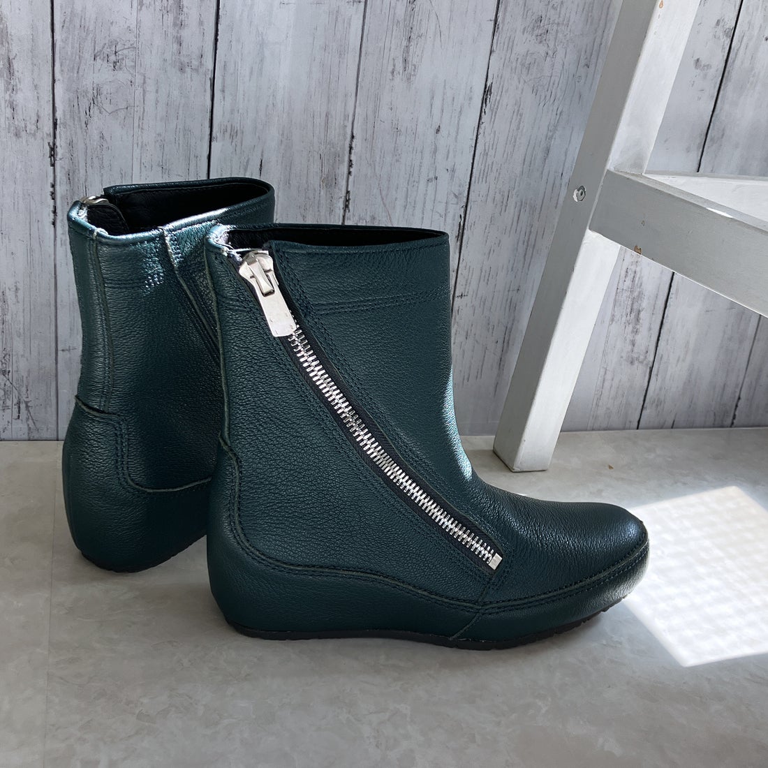 ヒナ デイ グリーン Hina Day Green 日本製 サイドファスナー レザー