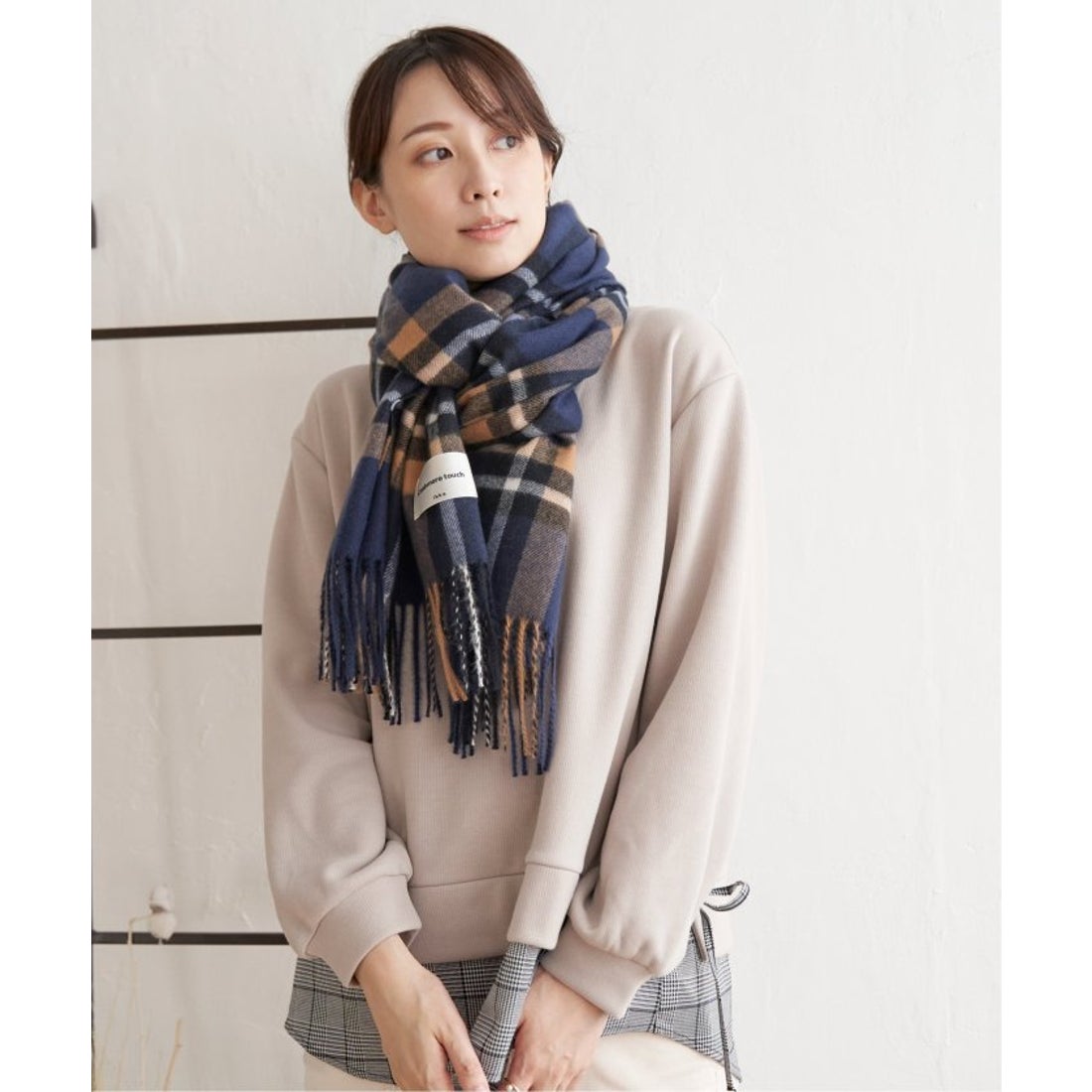 イッカ ikka カシミヤタッチチェックマフラー （ネイビー