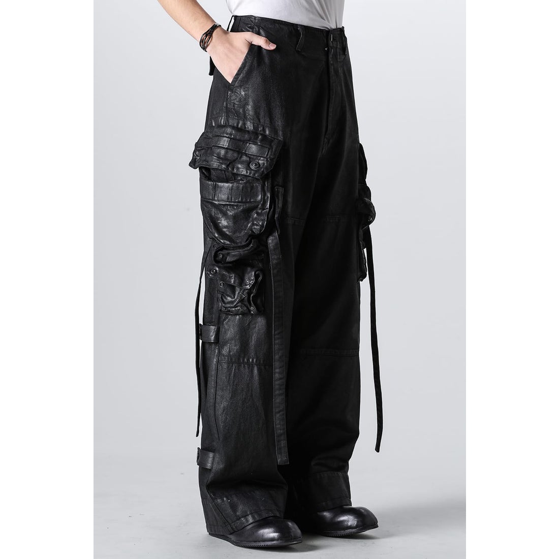JULIUS Coated Gasmask Cargo Pants （Black） - Osaka / Kyoto