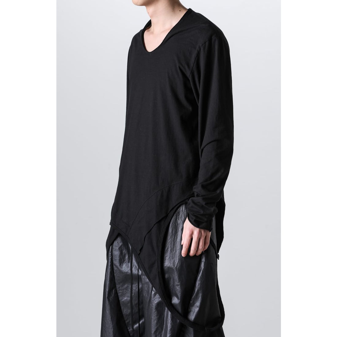ユリウス JULIUS Loop Hem Longsleeve Top （Black） 通販 大阪心斎橋