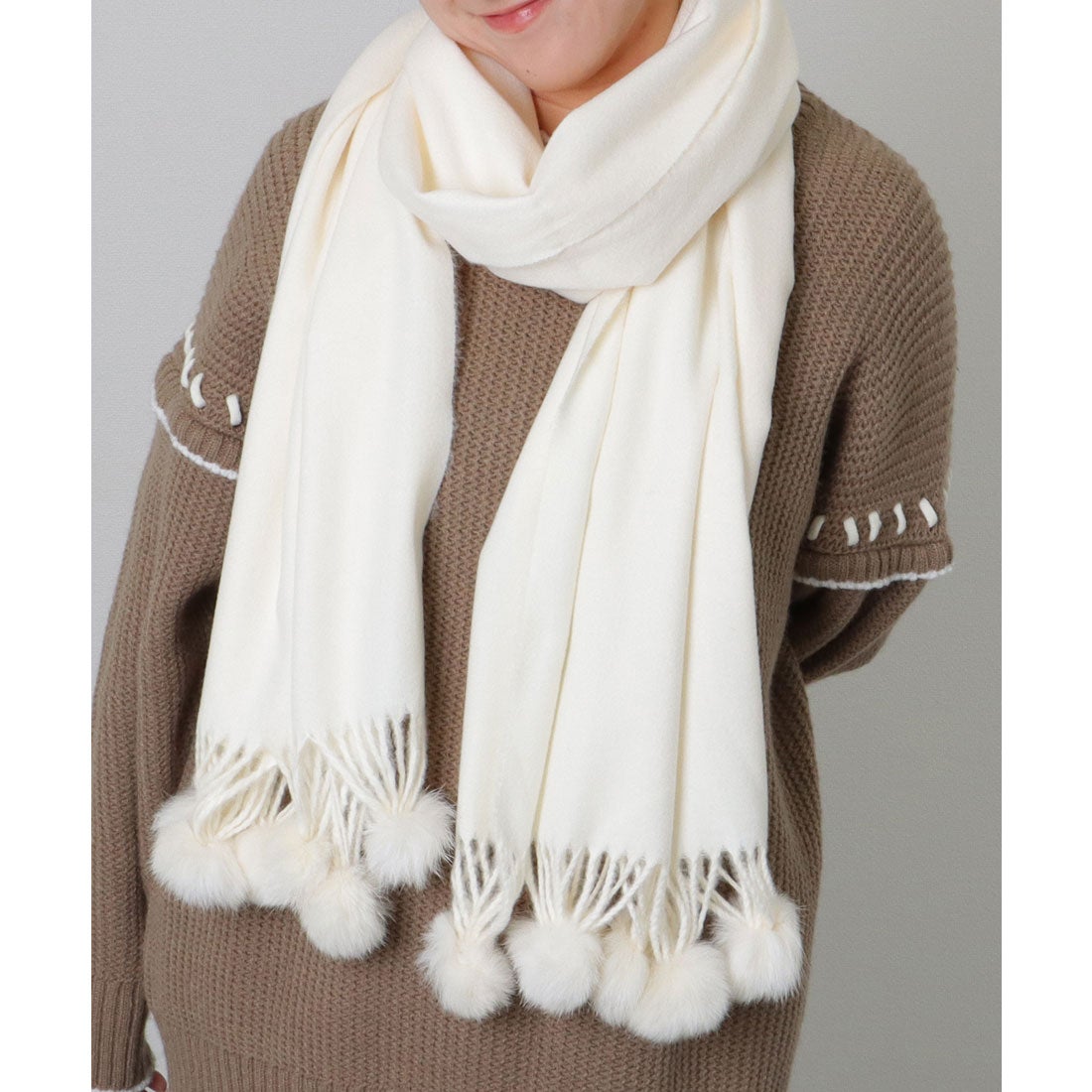 フリンジ付きマフラー（アイボリー） LOEWE アイボリー マフラー