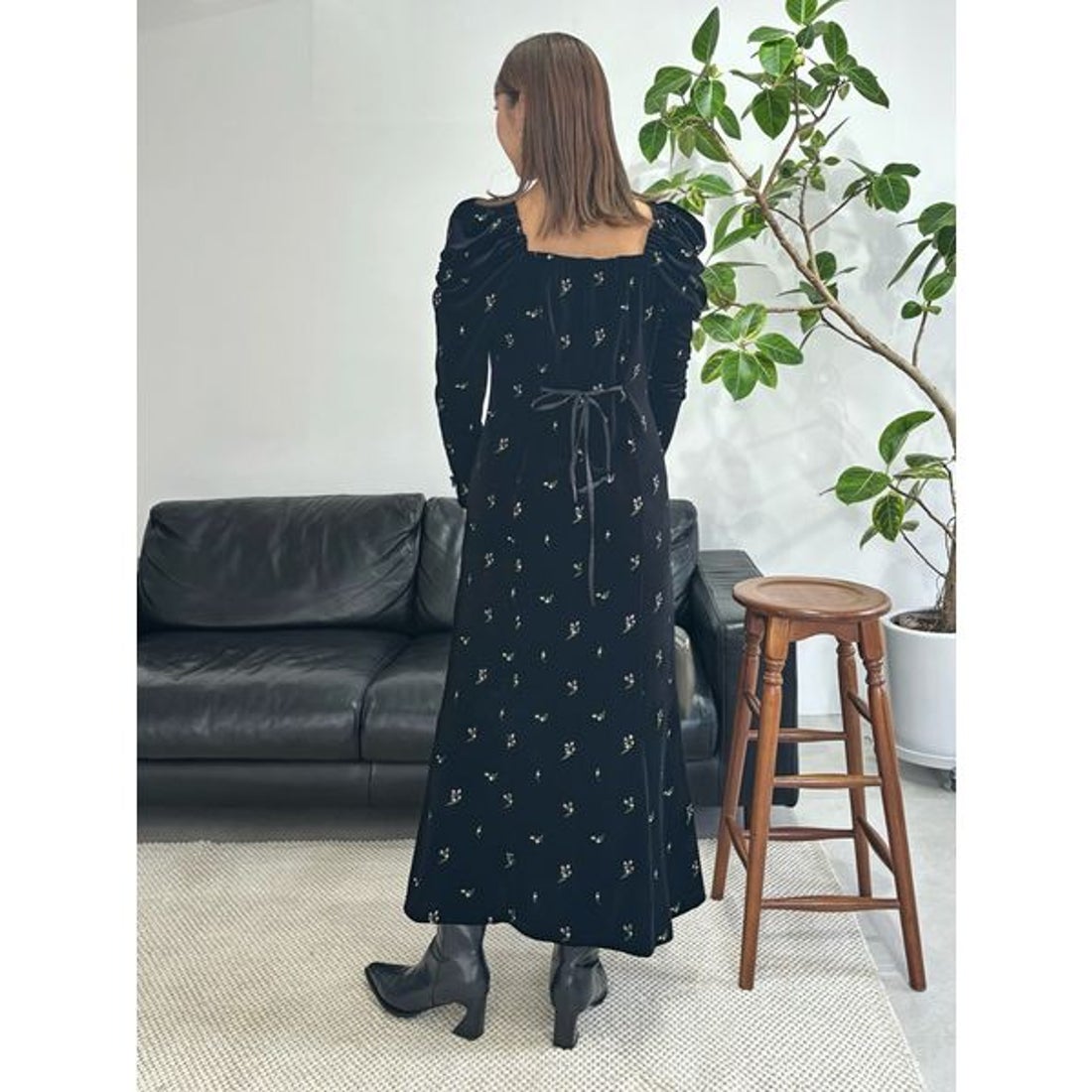 リリーブラウン LILY BROWN フラワーエンブロイダリースクエアネック