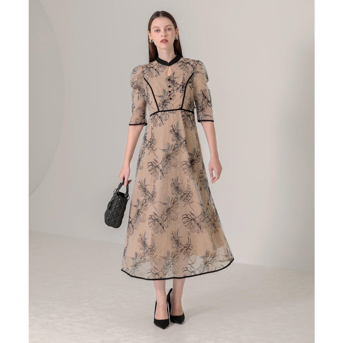 レジャ Leja 配色パピングプチハイネック花柄刺繍ラメレースロング丈