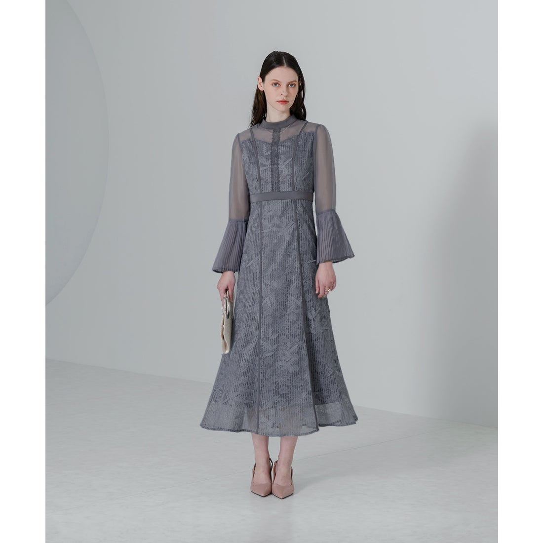 レジャ Leja 長袖フレアスリーブプリーツ刺しゅう花柄Aライン