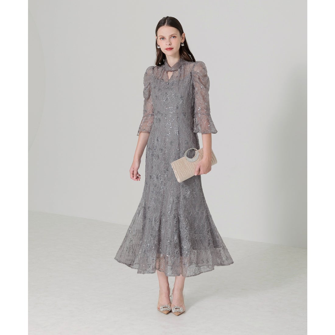 レジャ Leja スパンコール花柄刺繍ソフトパフスリーブマーメイドライン