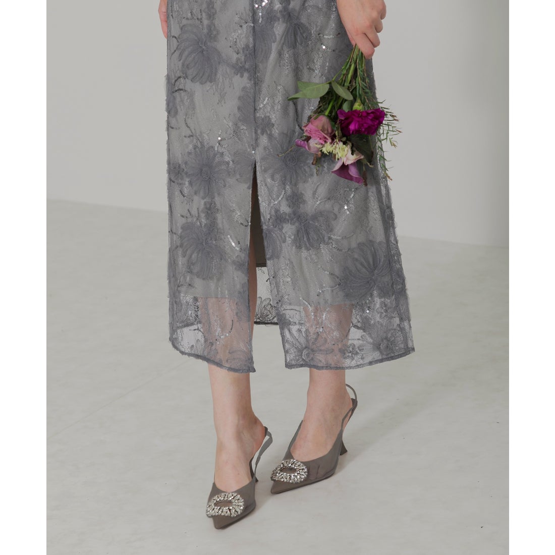 レジャ Leja スパンコール刺しゅうレース透け感フレアスリーブスリット