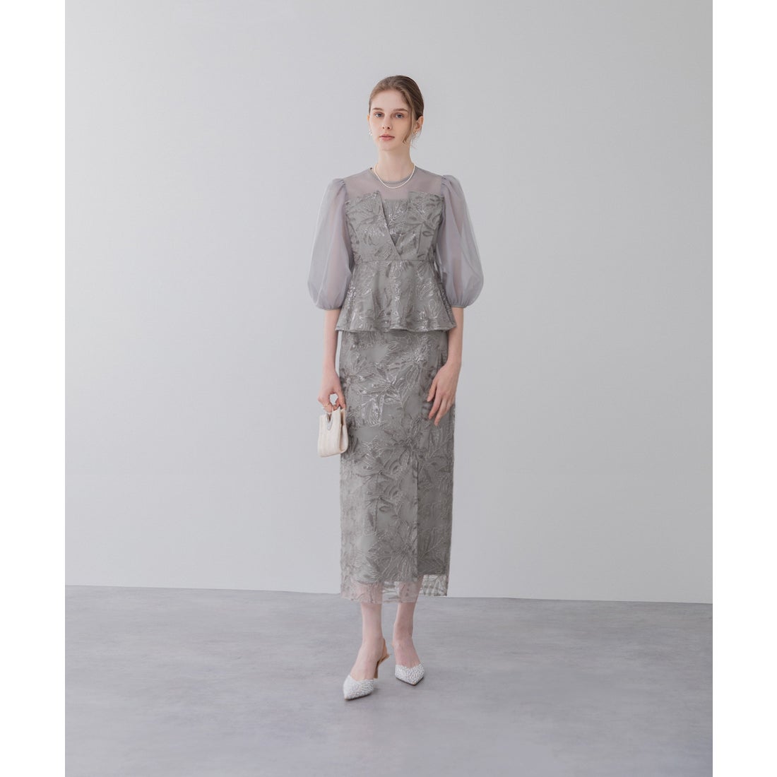 レジャ Leja シアーパフスリーブペプラムスパンコール花柄Iライン