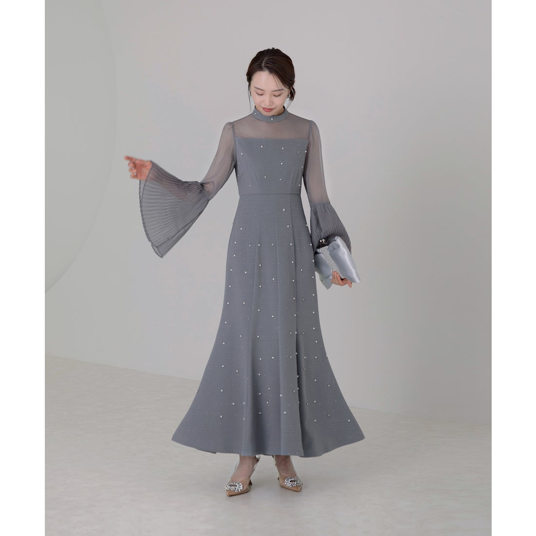 レジャ Leja パールビジュー付き透け感プリーツフレアスリーブビーズ