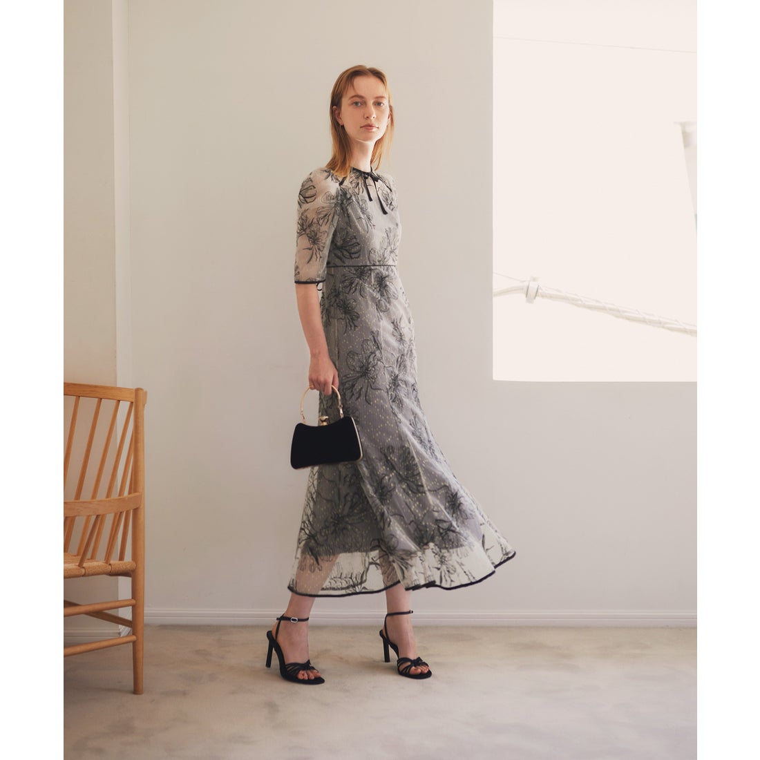 レジャ Leja 半袖花柄刺繍レースフロントバックリボンパフスリーブ