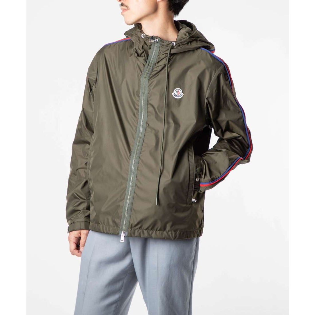 モンクレールナイロン製ショルダーバッグ ネイビーとオリーブ