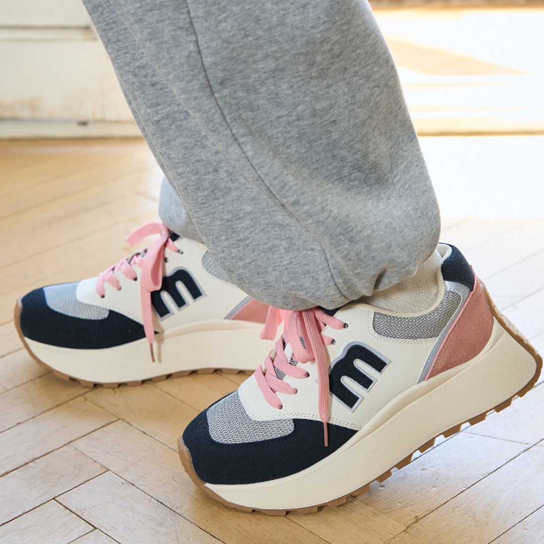 モズ moz ボリュームソールカラフルスニーカー （ネイビー） -waja