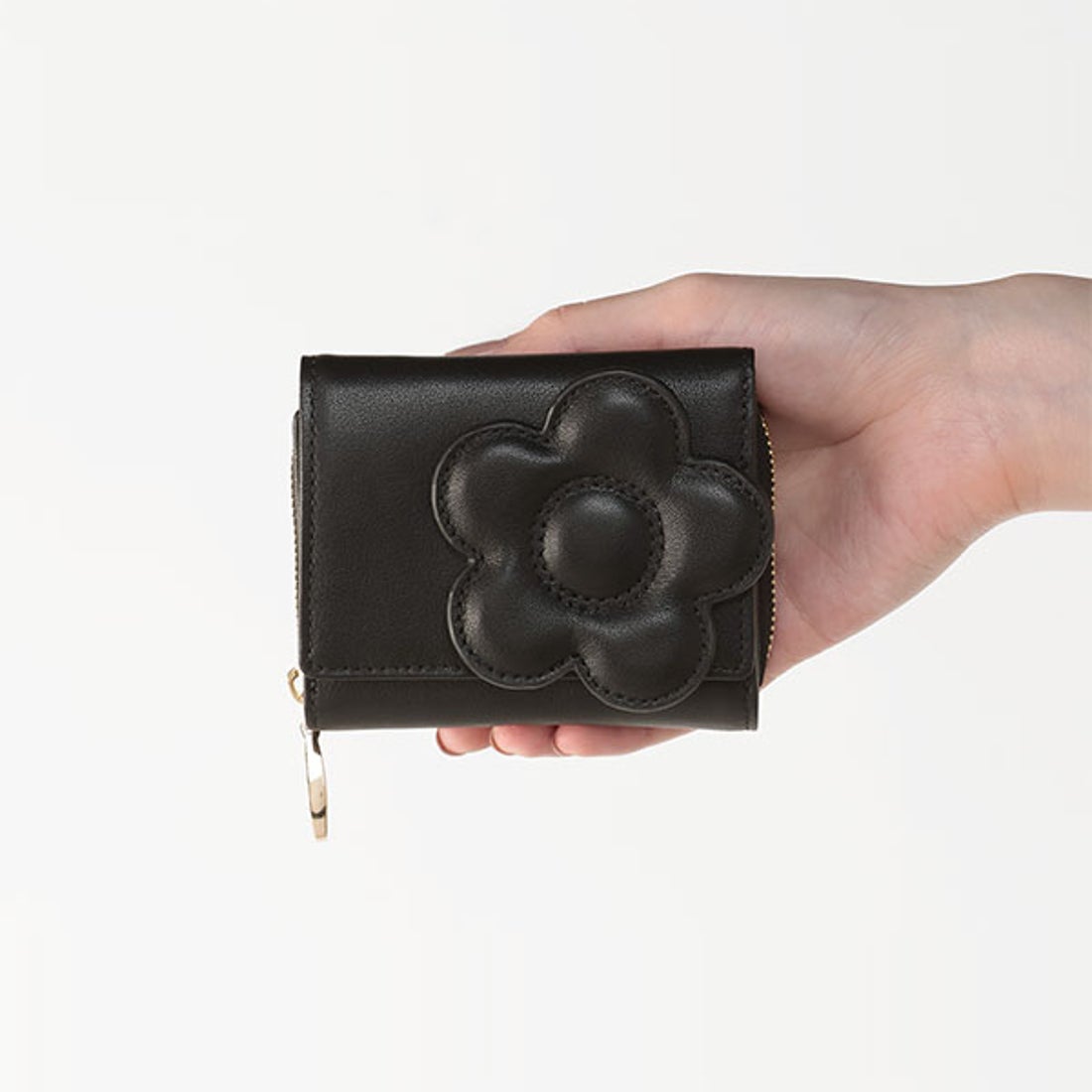 マリークワント MARY QUANT ビッグデイジーパッチ ミニウォレット