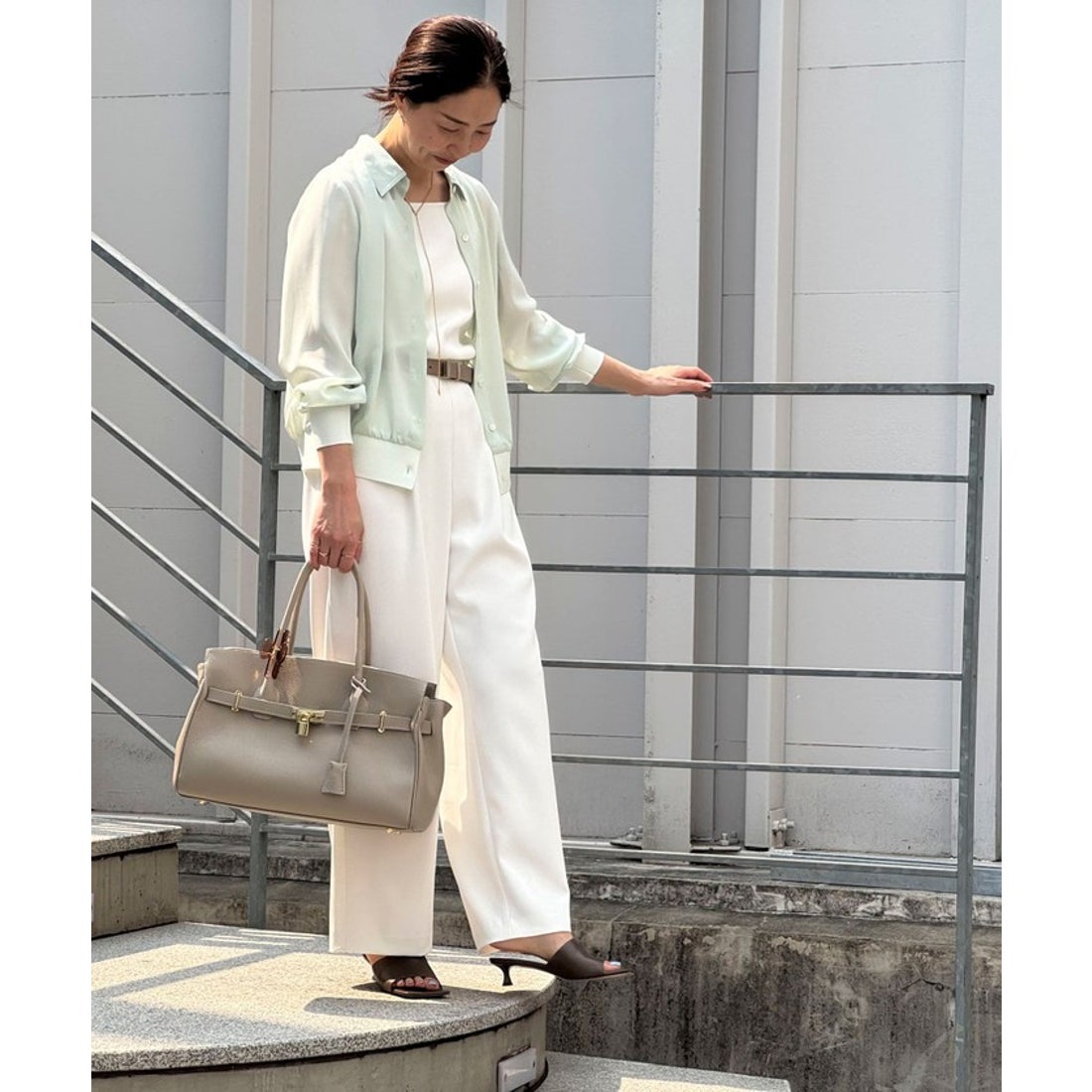 ノーリーズ NOLLEY'S ひねりベルトレザートートバッグ （グレー