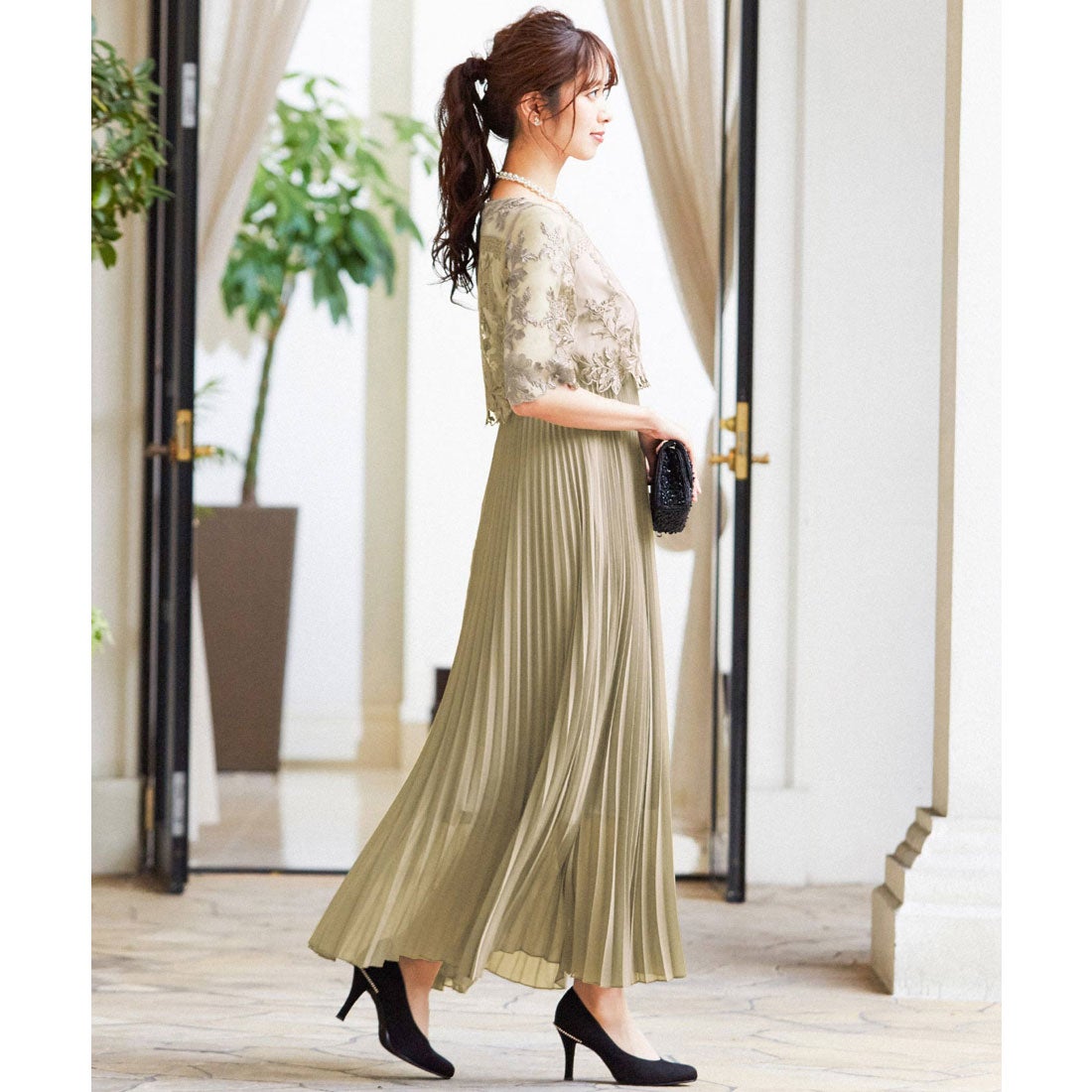 ニアナ niana 刺繍レース切り替えプリーツロング 結婚式ワンピース