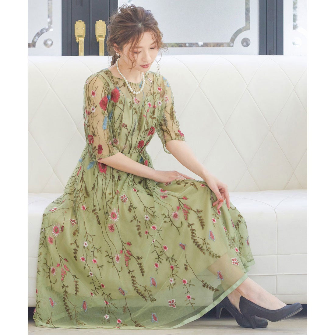 ニアナ niana ヴィンテージ風フラワー刺繍ドレス 結婚式ワンピース