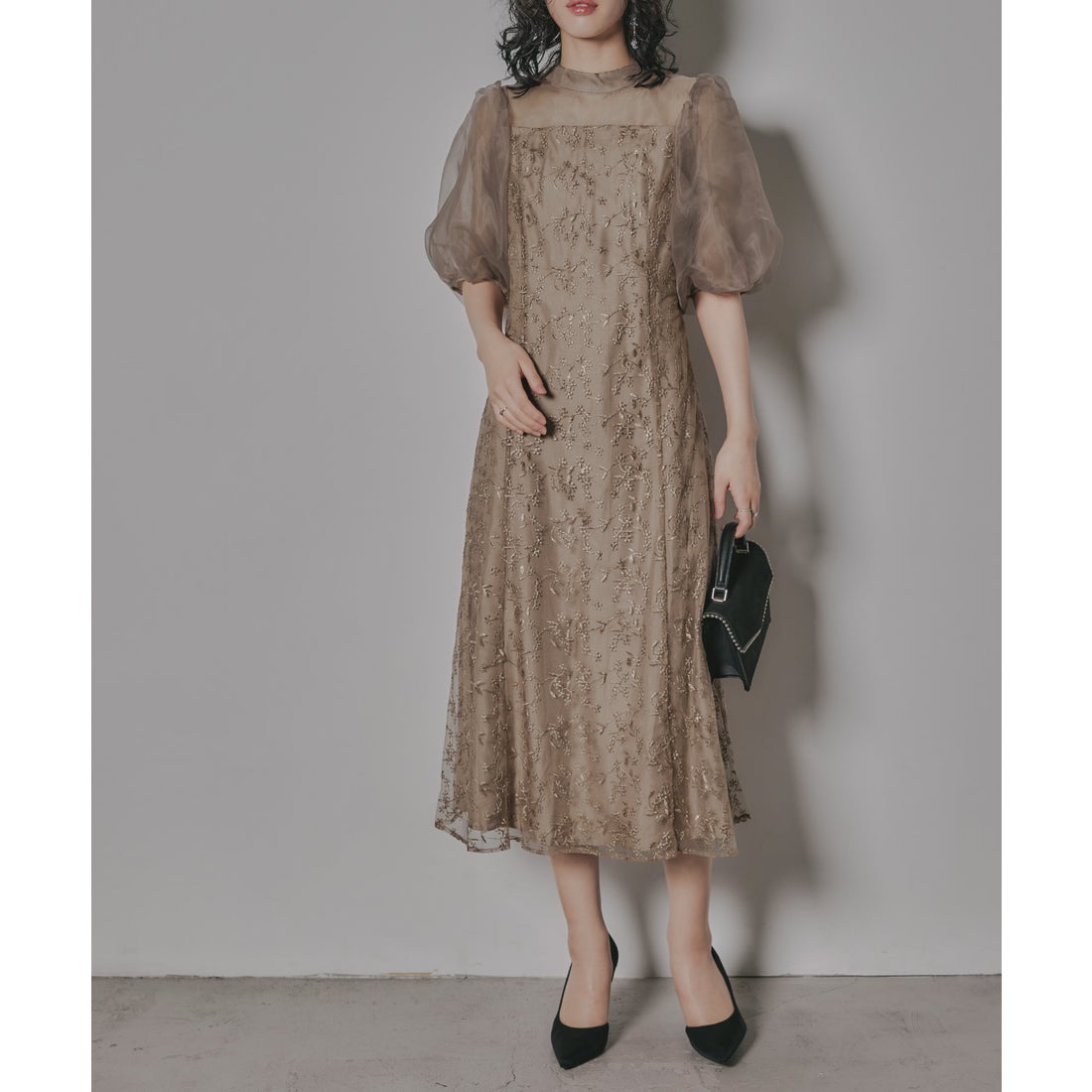 ニアナ niana 【低身長用サイズあり】オーガンジーパフスリーブ刺繍