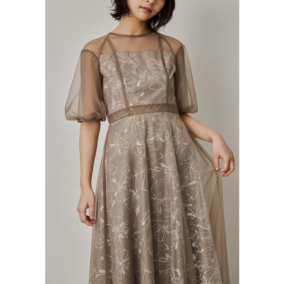 ニアナ niana チュールスパンコール刺繍レースドレス 結婚式 成人式