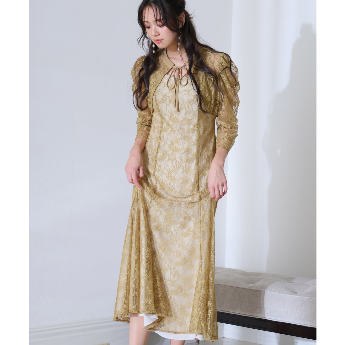 AIMER（エメ）の「ベロアリボン付きラメレースパーティードレス 結婚式