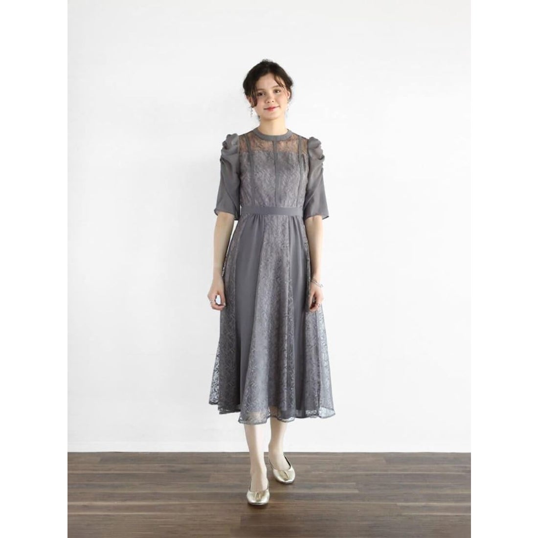 プチローブ petirobe ボリュームショルダーバイカラードレス （ライト