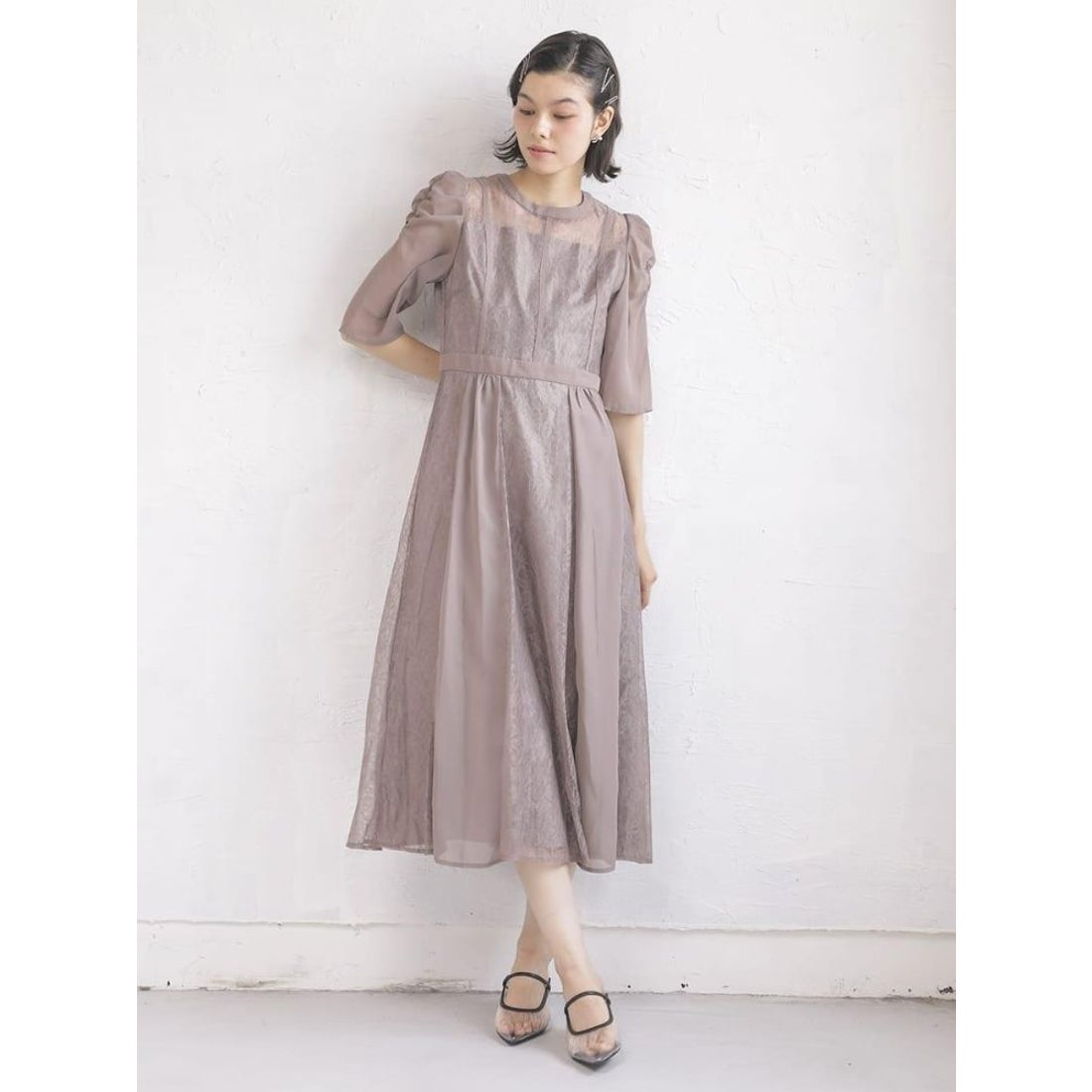 プチローブ petirobe ボリュームショルダーバイカラードレス （ライト