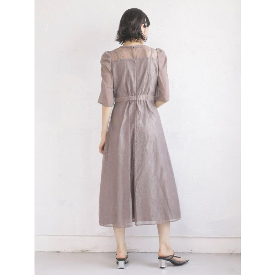 プチローブ petirobe ボリュームショルダーバイカラードレス （ライト